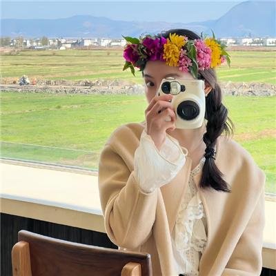 春川作家 海报